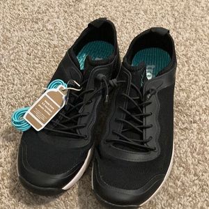 Tropicfeel Brand New Canyon Black size 9